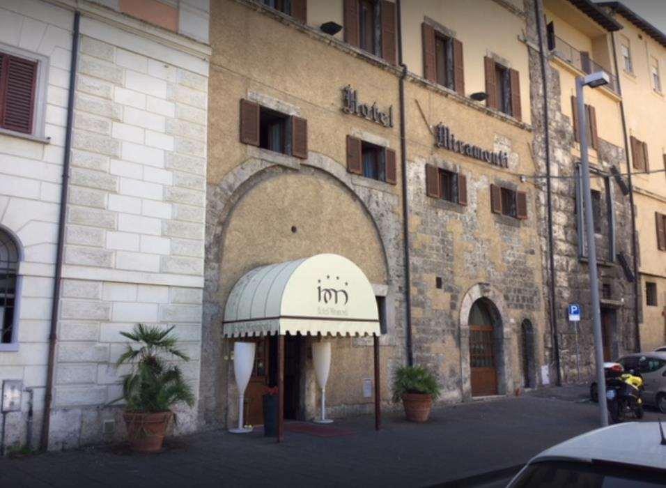 Hotel&Ristorante Miramonti Palazzo Storico Rieti Exterior photo